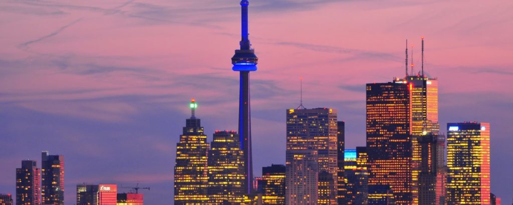 Toronto skyline and the CN Tower at dusk